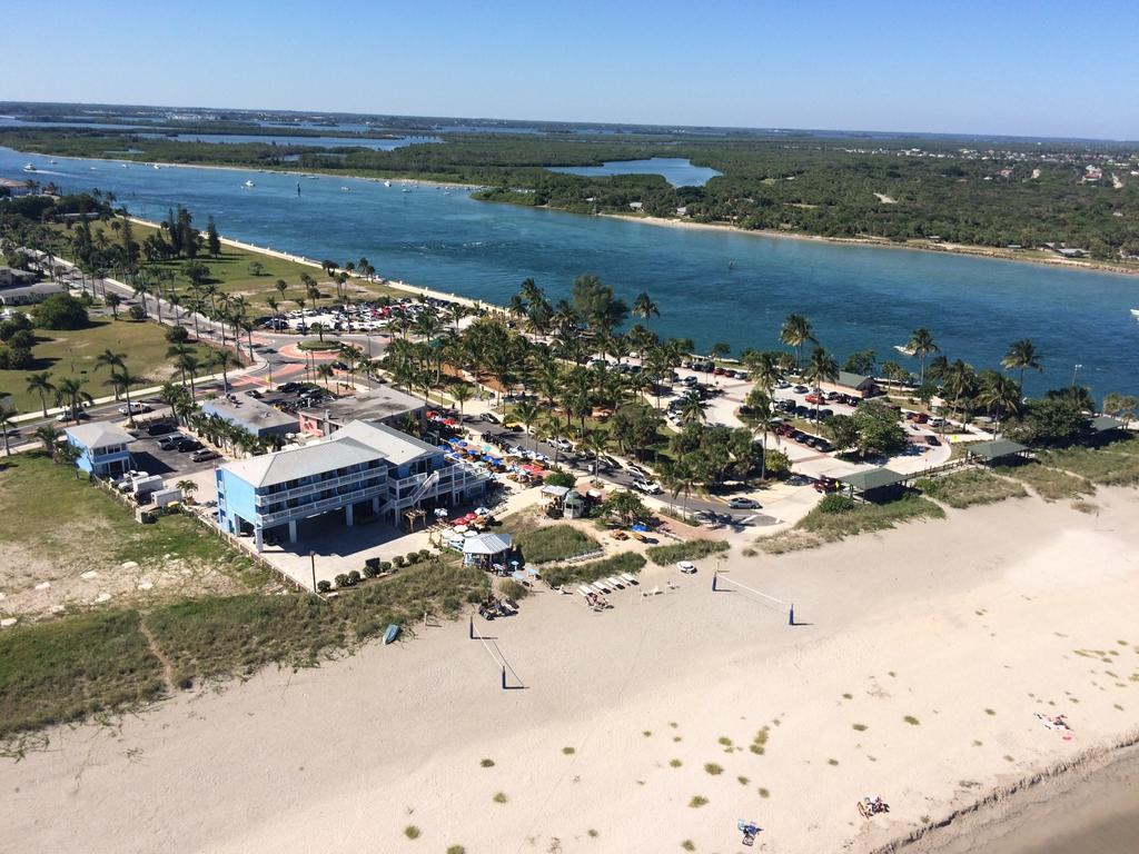 Rhumcay Beach Resort And Grille Fort Pierce Exterior photo