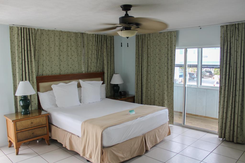 Rhumcay Beach Resort And Grille Fort Pierce Exterior photo