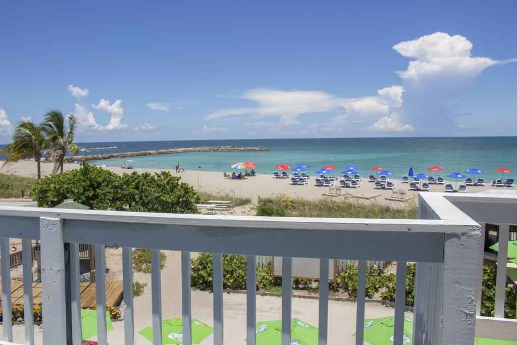 Rhumcay Beach Resort And Grille Fort Pierce Exterior photo