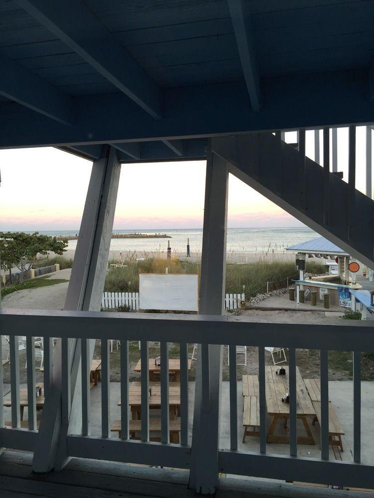 Rhumcay Beach Resort And Grille Fort Pierce Exterior photo