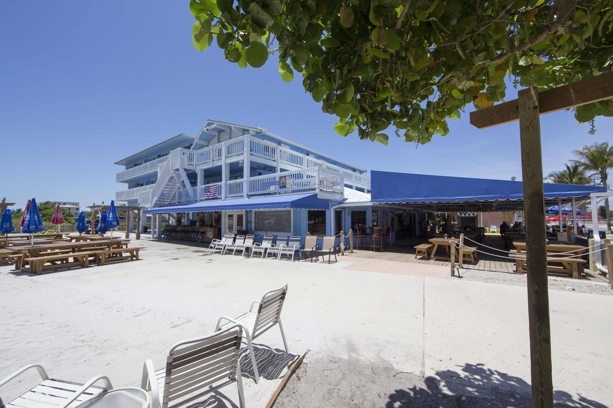 Rhumcay Beach Resort And Grille Fort Pierce Exterior photo