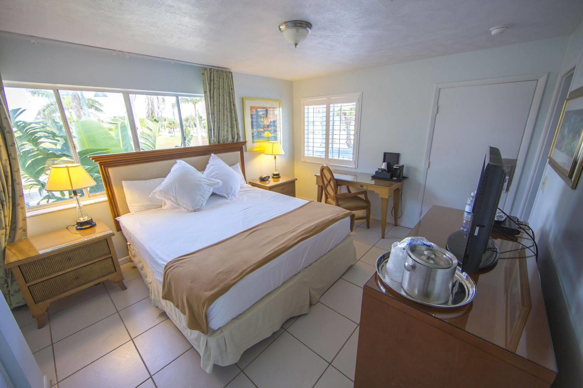 Rhumcay Beach Resort And Grille Fort Pierce Exterior photo