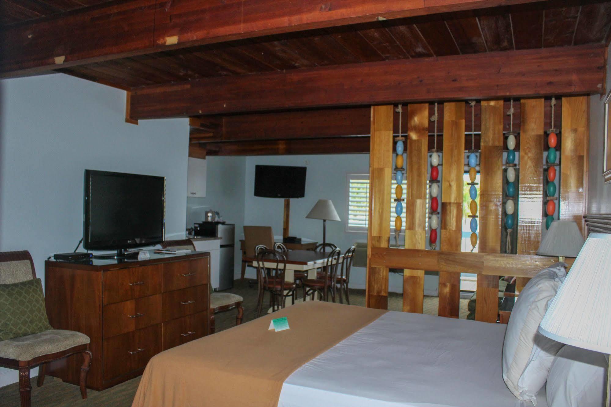 Rhumcay Beach Resort And Grille Fort Pierce Exterior photo